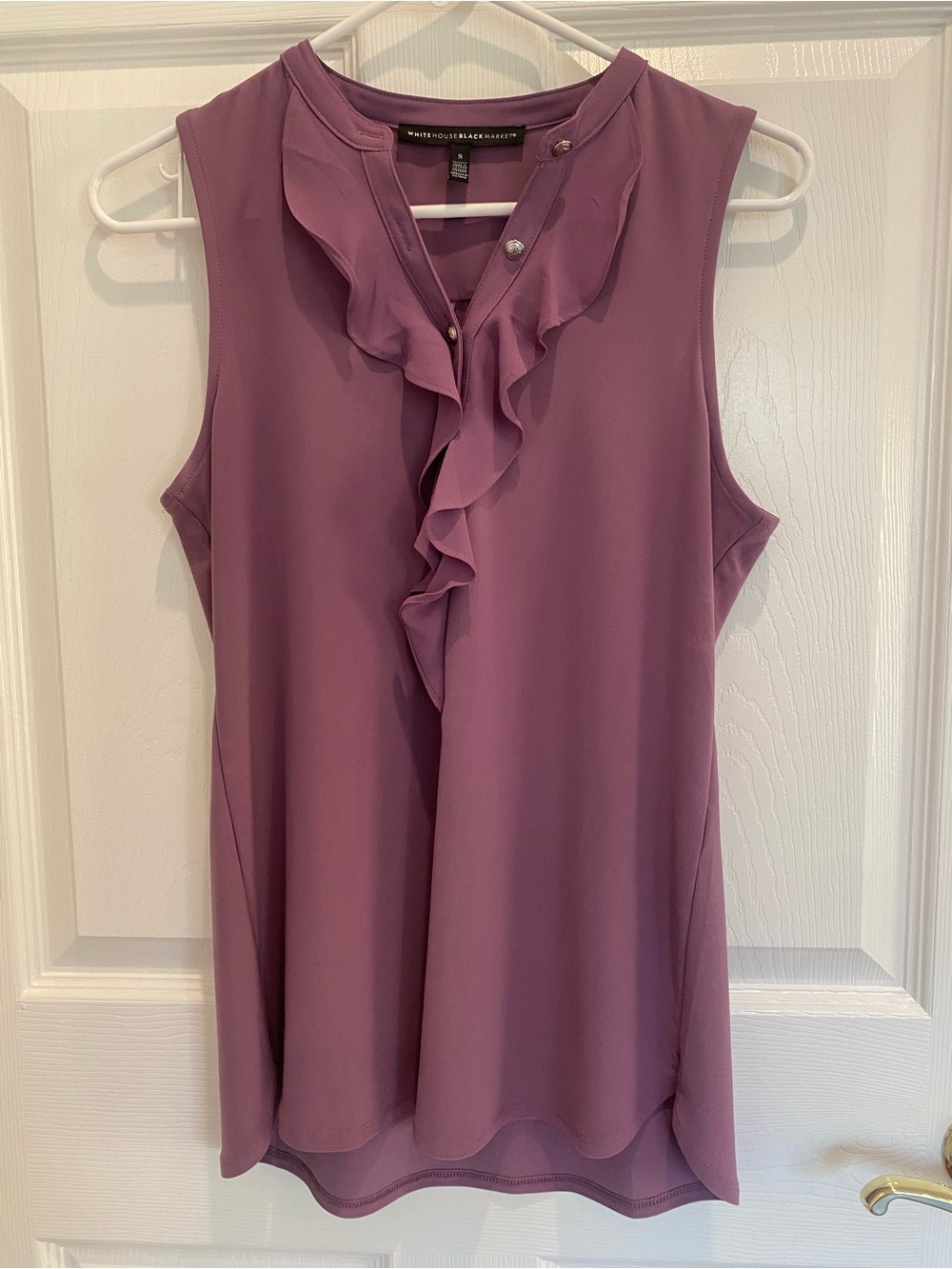 White House Black Market sleeveless ruffle blouse, lavender. Size small.